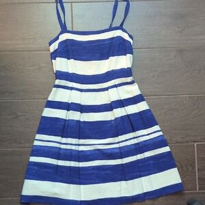 LOFT (Size 0) Faded blue and white dress